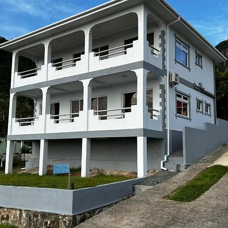 Western Ocean Breeze Self Catering Victoria Bagian luar foto