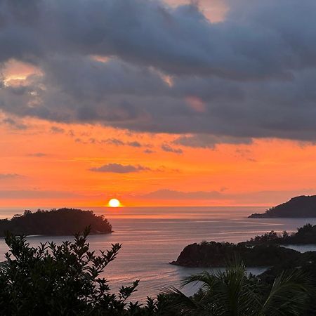 Western Ocean Breeze Self Catering Victoria Bagian luar foto