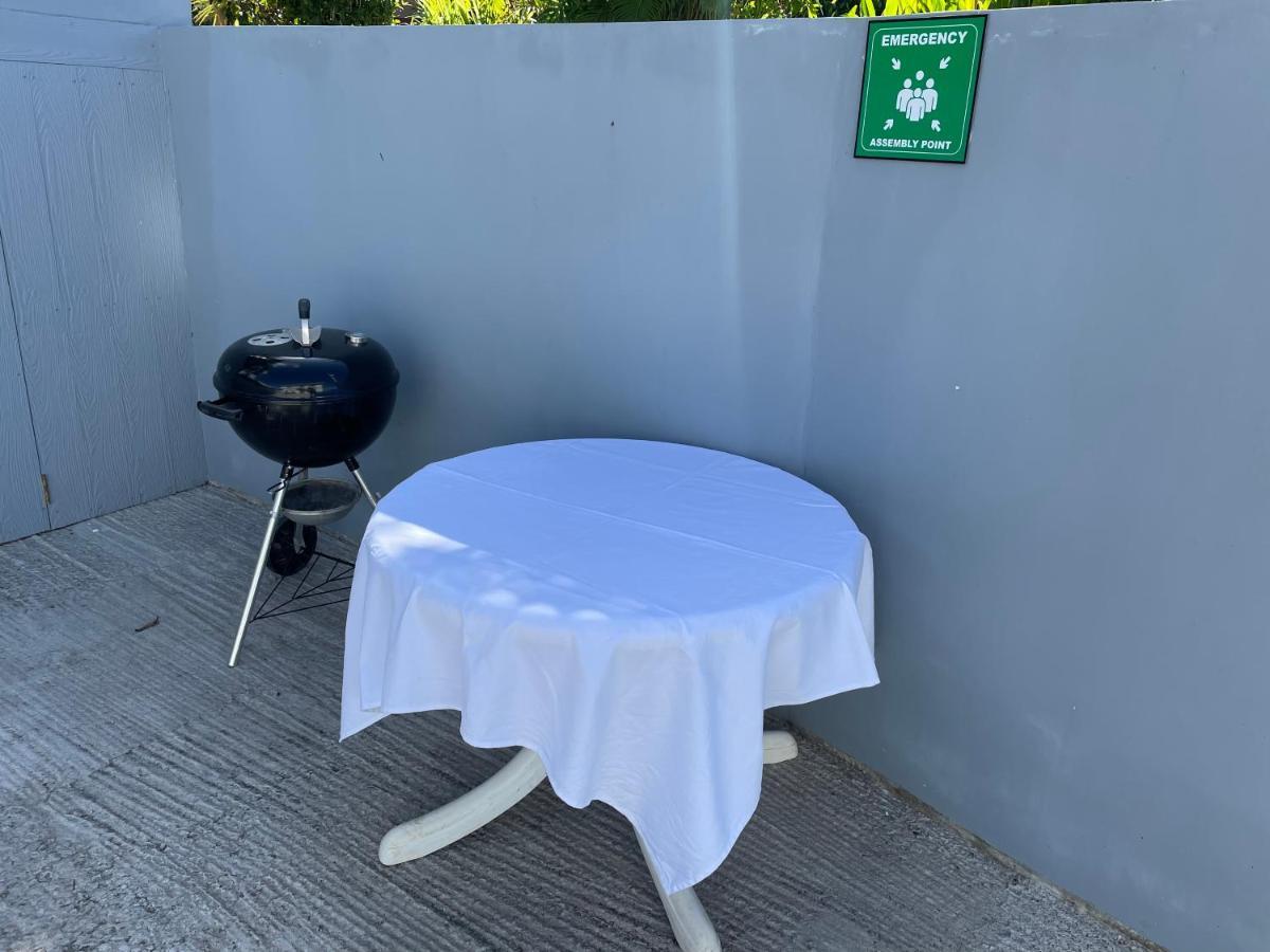 Western Ocean Breeze Self Catering Victoria Bagian luar foto